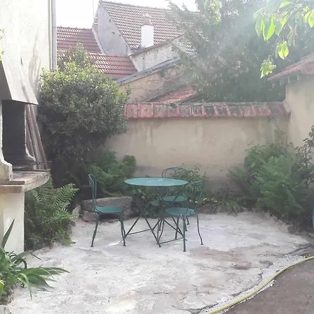 Chambre Agreable Au Fond Du Jardin Sancoins Exterior photo
