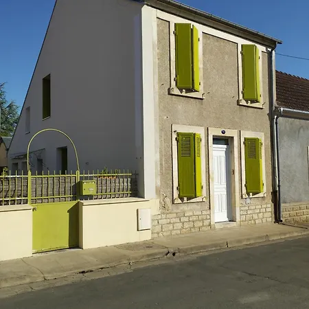 Chambre Agreable Au Fond Du Jardin Sancoins Exterior photo
