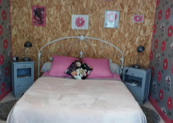 Chambre Agreable Au Fond Du Jardin