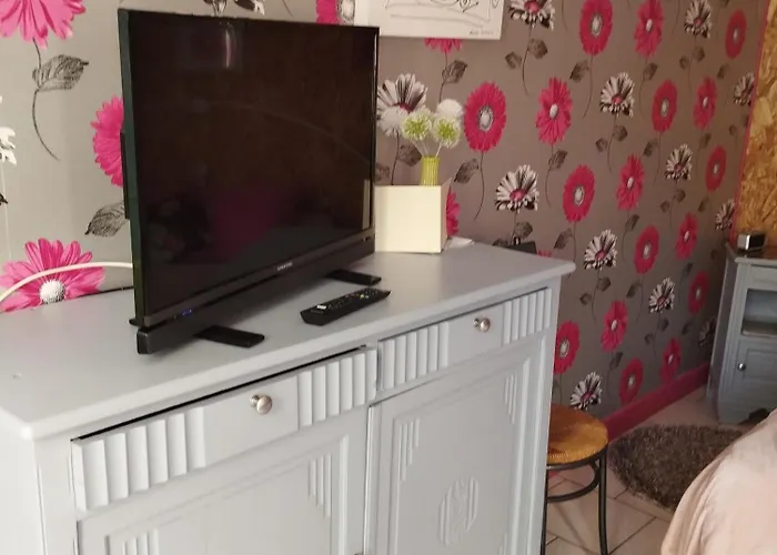 Chambre Agreable Au Fond Du Jardin